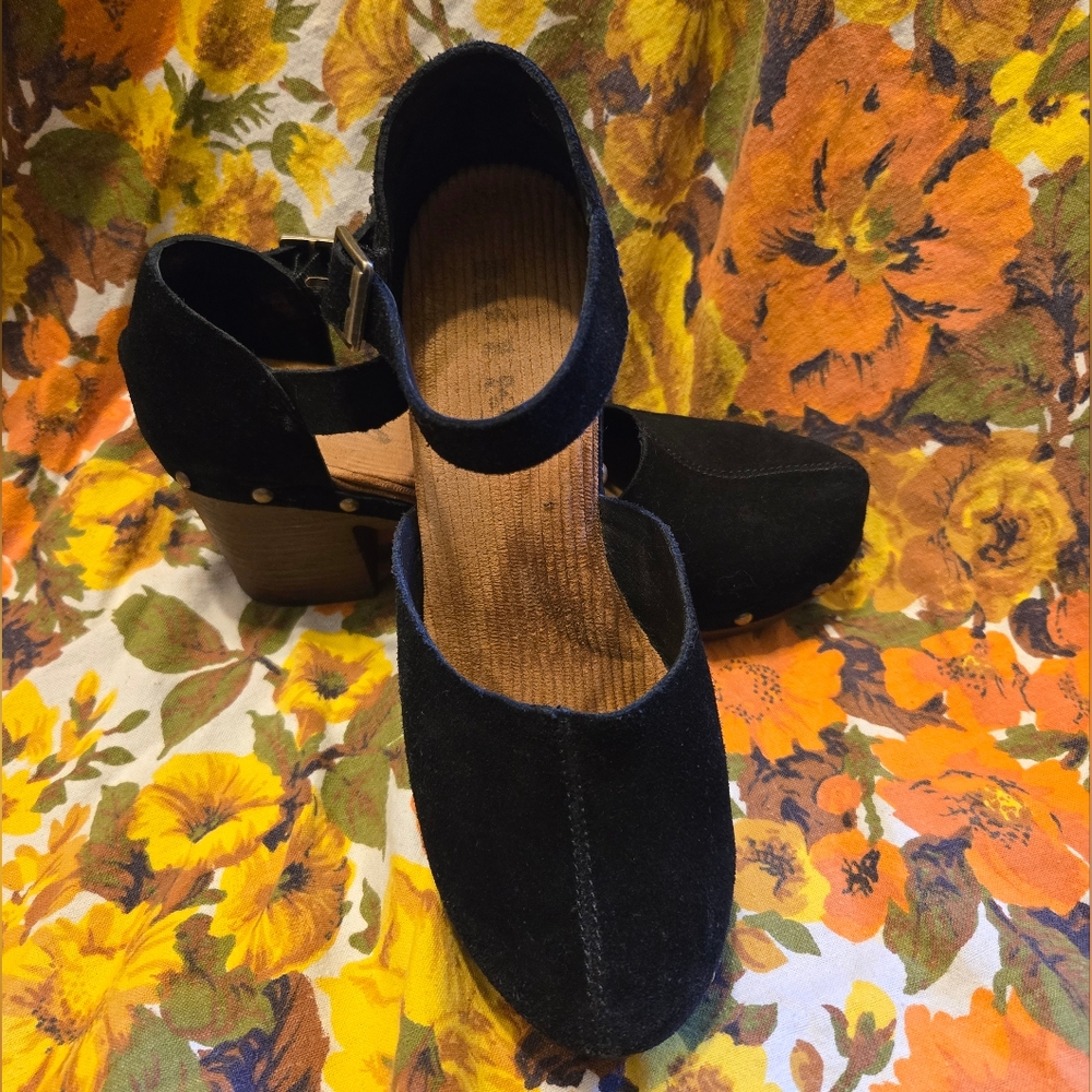 Black Suede Korks Clogs